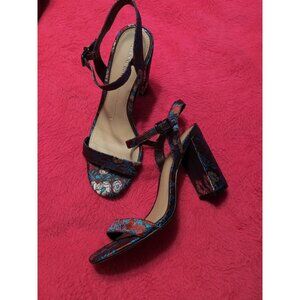 Gianni Bini Mckaria Red Blue Floral Brocade Print Block Heels Sandals Size 8.5M
